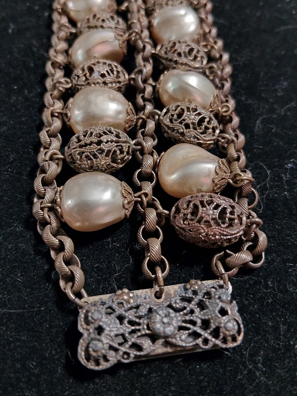 Miriam Haskell Gold-Tone Filigree and Cream Pearl Bracelet - Picture 2 of 6